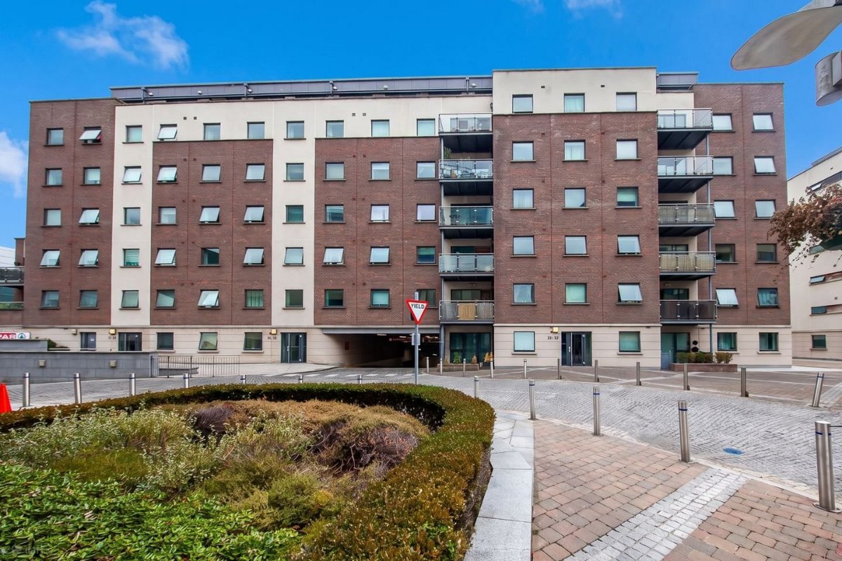 Secure Car Park Space for Rent