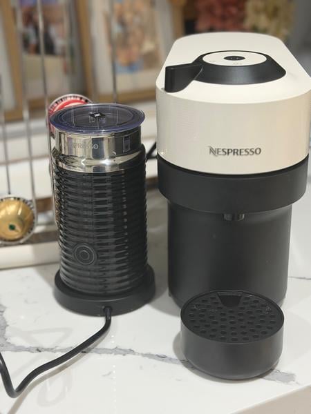 Nespresso Vertuo + starter pods