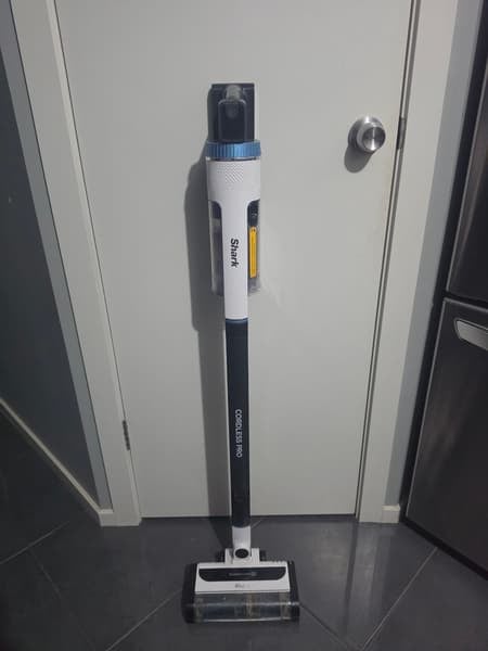 Shark upright vacuum cleaner