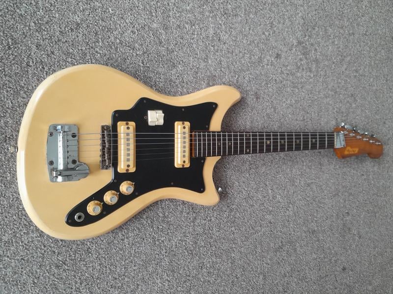 Yamaha F310 acoustic guitar