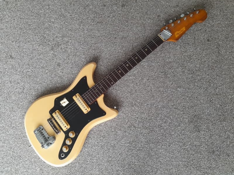 Yamaha F310 acoustic guitar