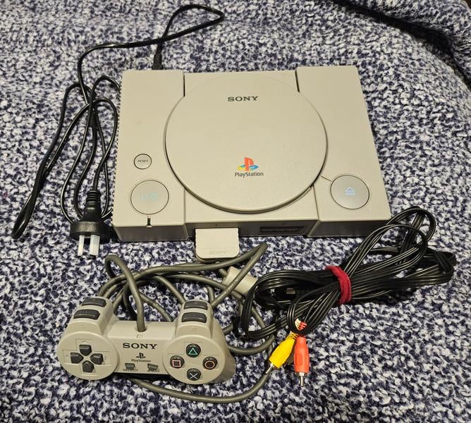 Retro gaming lot (SNES + N64 + 8 games)