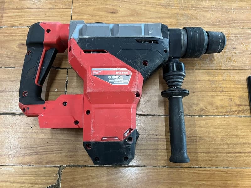 Bosch cordless drill + bit set