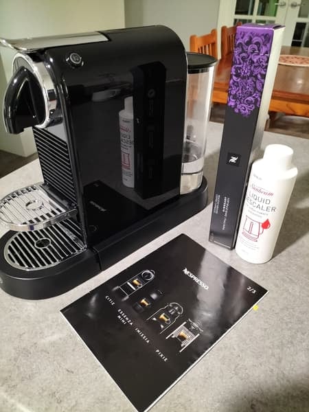 De'Longhi Nespresso coffee machine