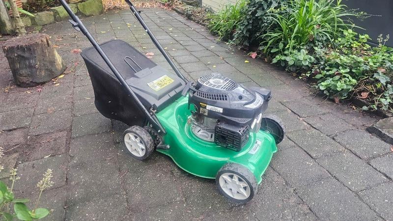 Petrol lawnmower, Mountfield